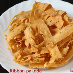 Ribbon Pakoda (Ribbon Murukku, Aaku Pakodi)