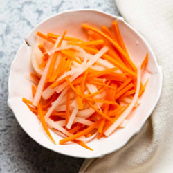 Vietnamese Pickled Carrots And Daikon (radish)