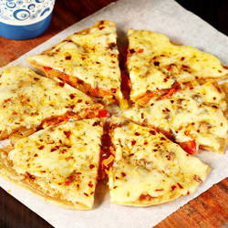 Pizza Paratha (Roti Pizza)