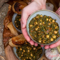 Grandma&apos;s Spinach With Chickpeas Stew