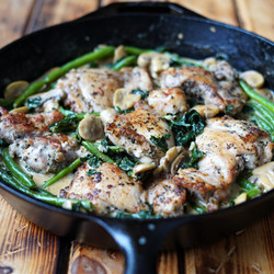 Skillet Chicken &amp; Kale With Garlic Mushroom Sauce