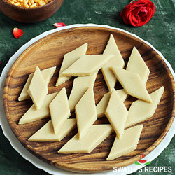 Kaju Katli Recipe (Kaju Barfi)