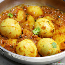 Aloo Anday Recipe (Potato Egg Curry)