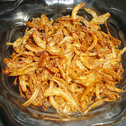 Fried Onions Recipe (Crispy Onions/Birista)