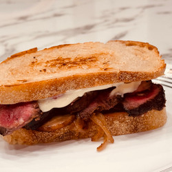 Steak Sandwich (with Garlic Aioli)