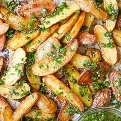 Baked Garlic Herb Potato Wedges