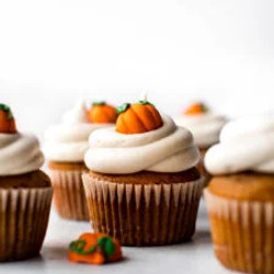 Pumpkin Cupcakes With Cinnamon Cream Cheese Frosting