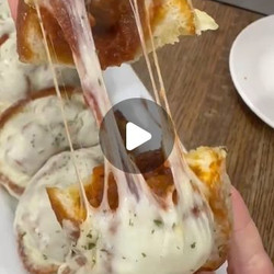 Meatball Subs On Garlic Bread