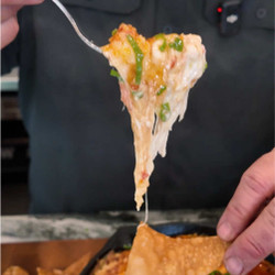 Cheesy Crab Rangoon Dip