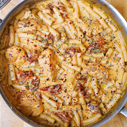 Sun-dried Tomato Pasta With Chicken And Creamy Mozzarella Sauce