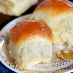 The Best Dinner Rolls