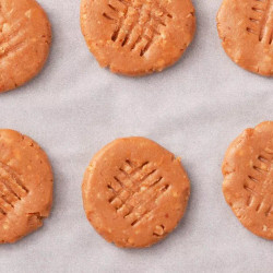 Easy Peanut Butter Cookies (2-ingredients)