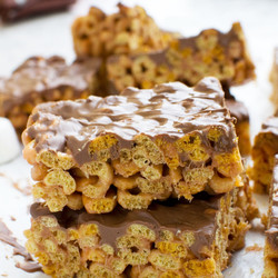 Addictive Peanut Butter Cheerio Bars