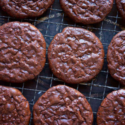 Flourless Fudge Cookies