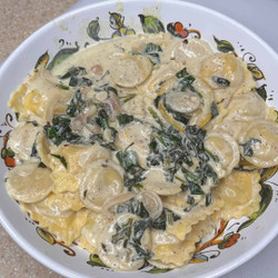 Creamy Spinach Lobster Ravioli