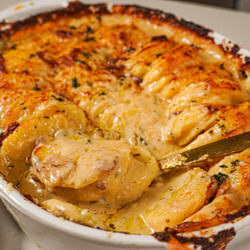 Cheesy Au Gratin Potatoes