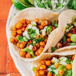 15-minute Chickpea Tacos
