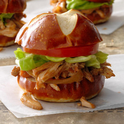 (To try) Blackberry Sriracha Chicken Sliders
