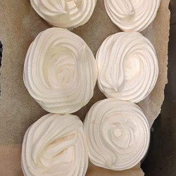 Air Fryer Mini Meringues