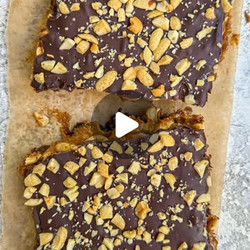 Healthy &amp; Easy Snickers Bars
