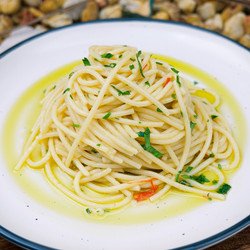 SPAGHETTI AGLIO e OLIO