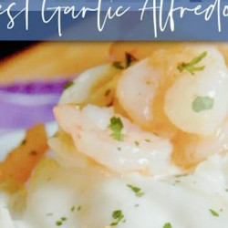 The Best Garlic Alfredo Sauce