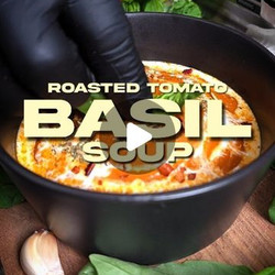 Healthy One-pan Roasted Tomato Basil Soup