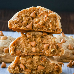 Bakery-style Thick Peanut Butter Cookies