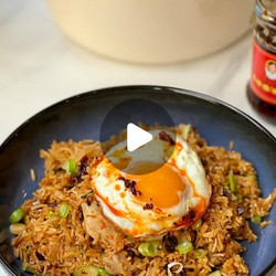 Garlicky Soy Chicken Rice