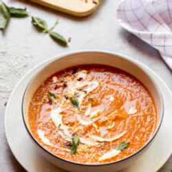 Ina Garten&apos;s Roasted Tomato Soup Recipe