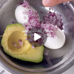 Egg &amp; Avocado Lettuce Boats